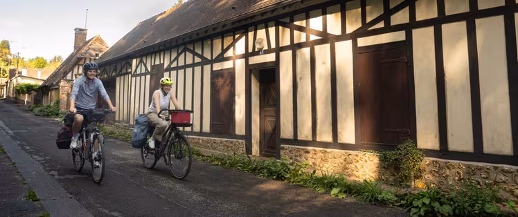 Cyclistes à Conches-en-Ouche