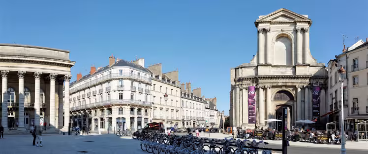 dijon_place_du_theatre_01.jpg
