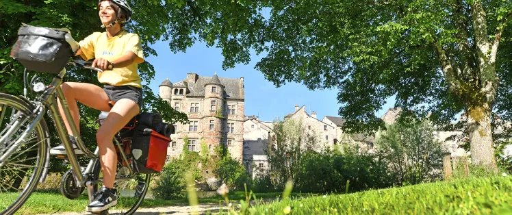 Espalion sur la Vallée du Lot à vélo