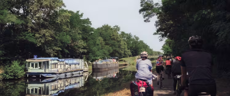 Véloire sur le Canal entre Roanne et Briennon