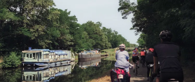 Véloire sur le Canal entre Roanne et Briennon