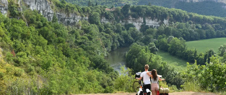 Surplomb sur la vallée de l'Aveyron