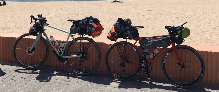 Arrivée à vélo à la mer Méditerranée 