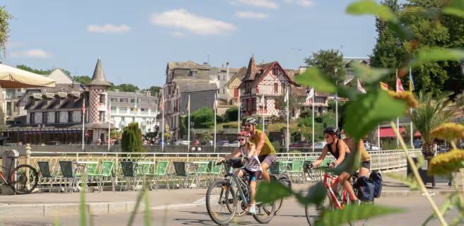 Cyclistes à Bagnoles de l'Orne