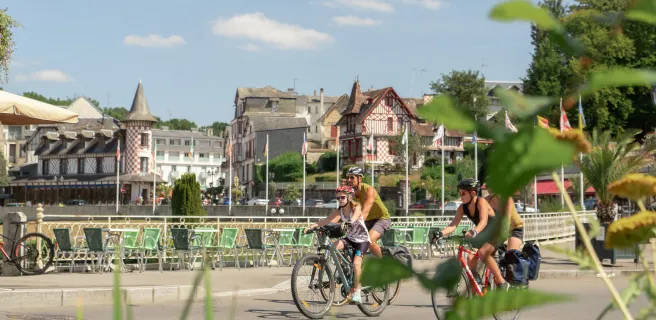 Cyclistes à Bagnoles de l'Orne
