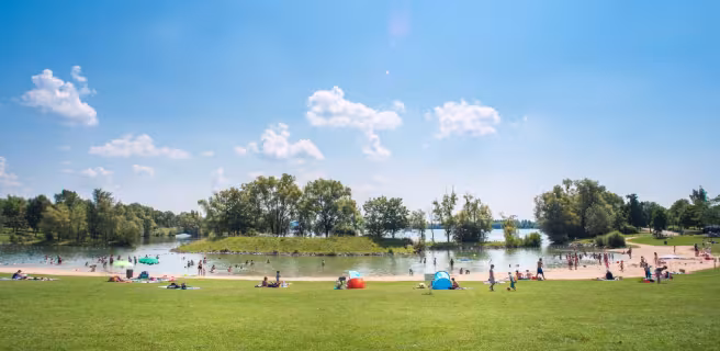 Baignade au lac de Léry-Poses