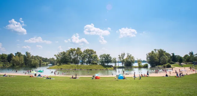 Baignade au lac de Léry-Poses