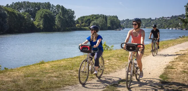 Balade à vélo sur le chemin de halage de la Seine à La Frette-sur-Seine