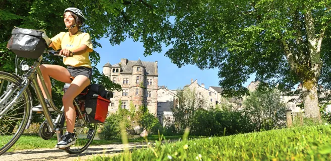 Espalion sur la Vallée du Lot à vélo