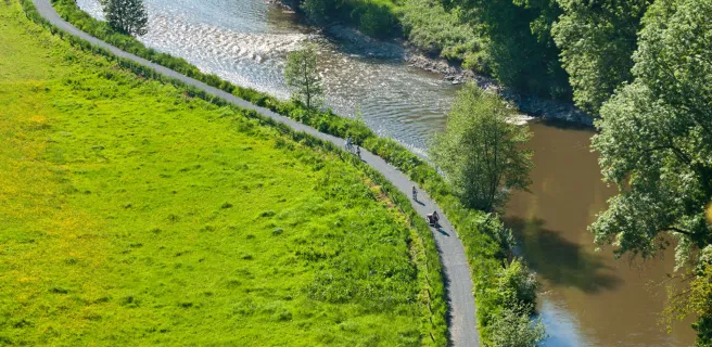 Vue aérienne de la Vallée de la Vire à vélo
