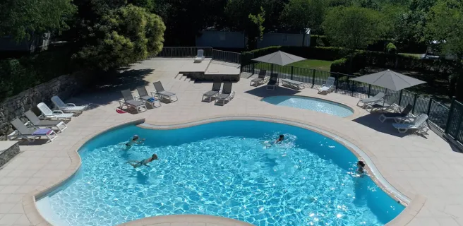Piscine du Camping Les Châtaigniers à Laurac-en-Vivarais (Sud Ardèche)