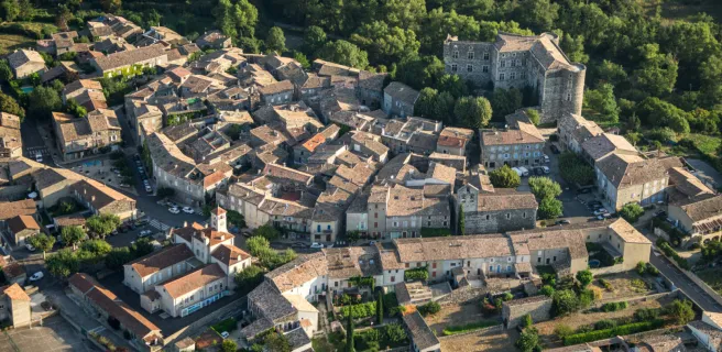 Alba-la-Romaine : village de caractère
