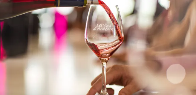 Néovinum: Caveau / Boutique des Vignerons Ardéchois