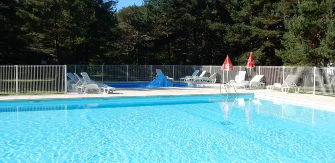 Camping Les Sérigons La Roche des Arnauds : piscine