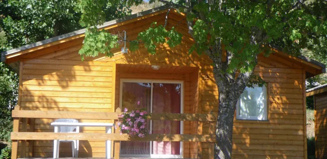 Camping Les Auches chalet à Ancelle, vallée du Champsaur