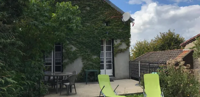 Côté jardin pour la détente - La maisonnette des Campanules