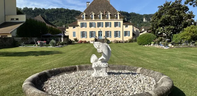 Vue sur l'arrière de la propriété depuis le parc