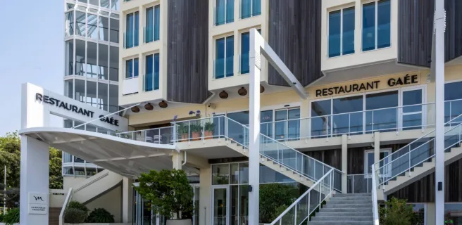 La facade extérieure de l'hôtel.
