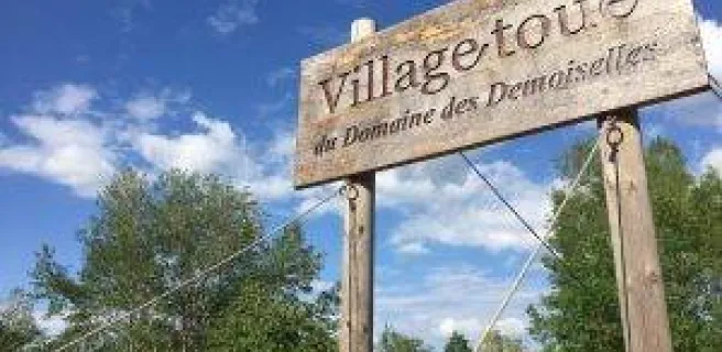 Entrée du Village Toue