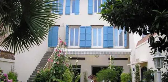 Meublé de M. et Mme Provensal