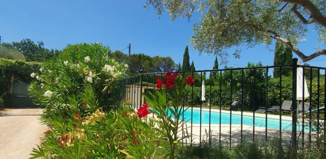 Entrée de la propriété portail électrique