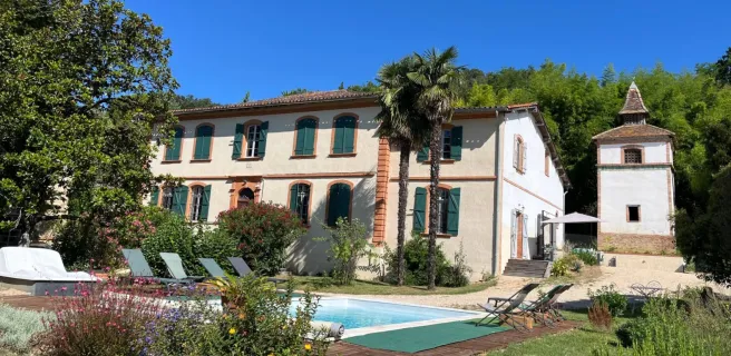 Piscine (non chauffée) avec accessibilité PMR fauteuil