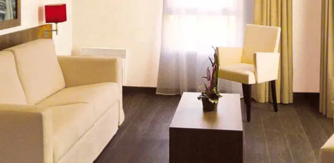 Residhome Paris Guyancourt