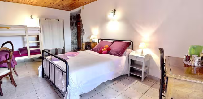 La chambre familiale 1 lit en 140 et 1 lit en 90
