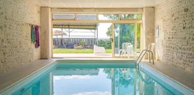 Piscine couverte et chauffée toute l'année