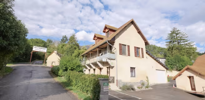 Gîte M. Mme MAULLIER Régis et Béatrice Laye village