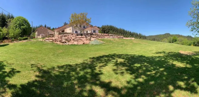 Gîte avec son terrain clôturé