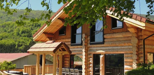 Le gite le Chalimont et son fameux tilleul centenaire