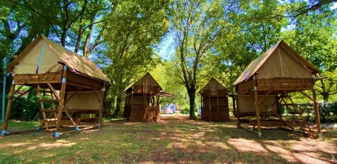Les cabanes pilotis d'Harmony