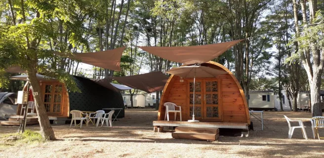 camping l'amitié au bord de l'eau Trébas-Tarn-hébergement insolite en bois-pod-rivière