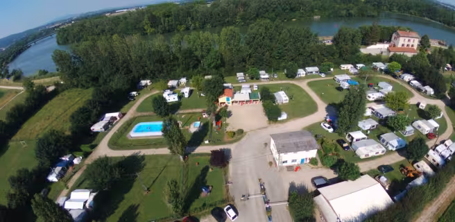 Camping Ô fll de l'eau