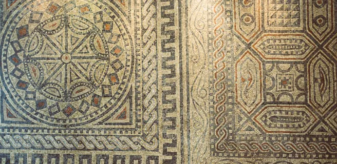 Fragment restauré d'une mosaïque Gallo-Romaine