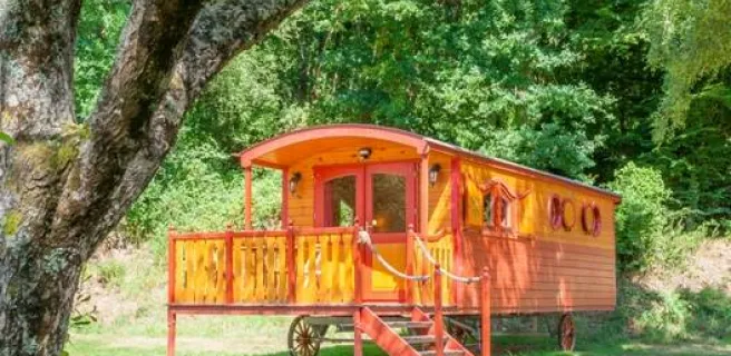 Tous droits réservés