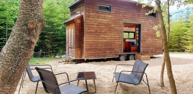 Tinys sur Conie "En aparté"