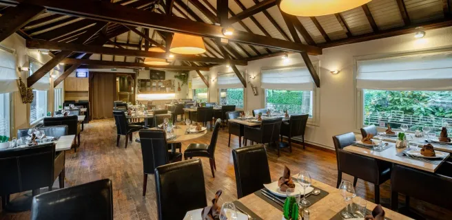 Logis Hôtel Restaurant des Acacias Lille Neuville-en-Ferrain