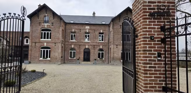 Aura Castle