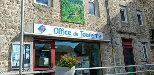 Tourisme en Aubrac - Bureau de Saint-Amans-des-Côts