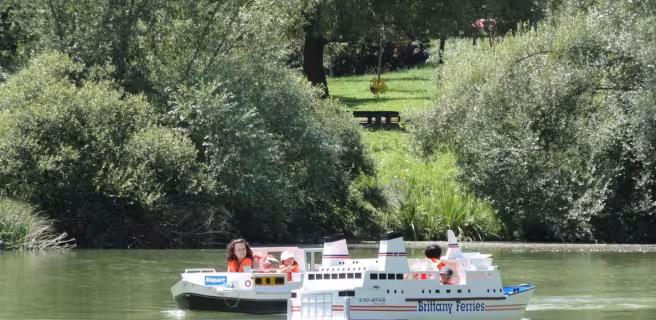 petit bateau base loisir AUZAS