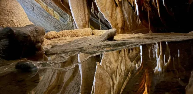 MUSEE DE LA SPELEOLOGIE DE LA GROTTE LA FILEUSE DE VERRE