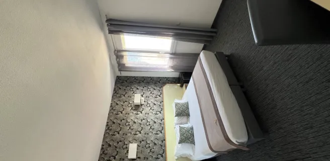 HOTEL LE REGINA Chambre confort PMR