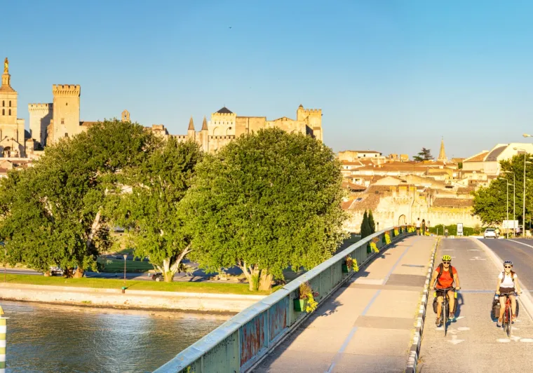 Cyclistes à Avignon