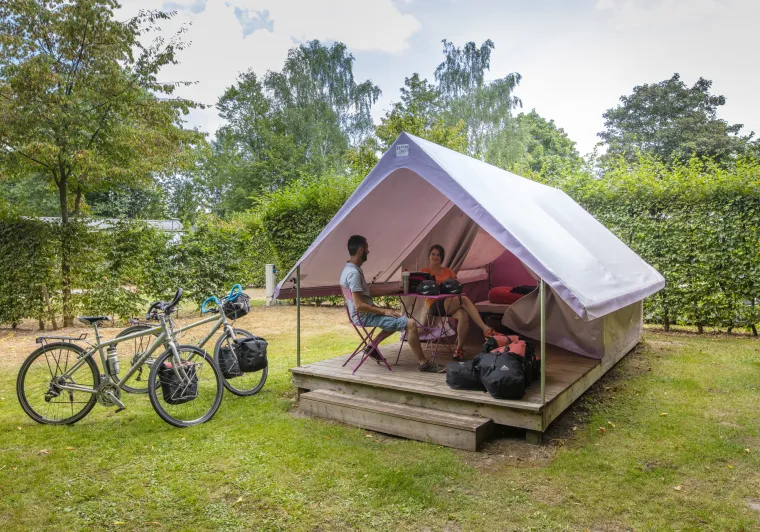 Camping Accueil Vélo avec hutte pour les cyclistes à Jumièges