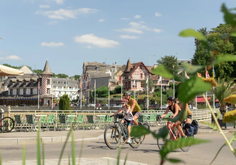 Cyclistes à Bagnoles de l'Orne