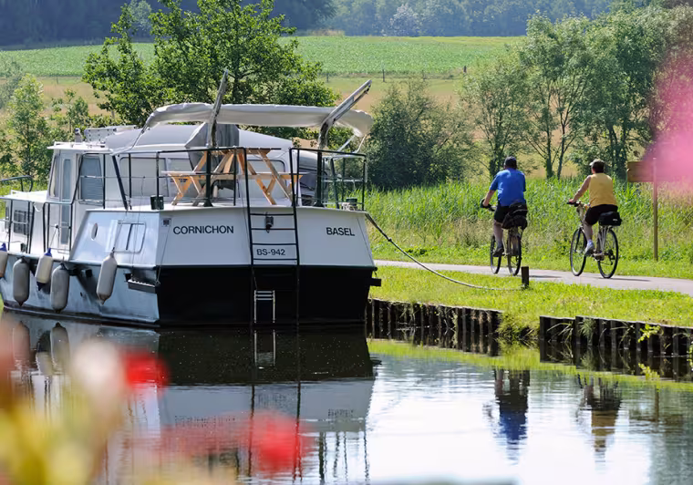 Canal du Rhône au Rhin sur l'EuroVelo 6 vers Montbéliard