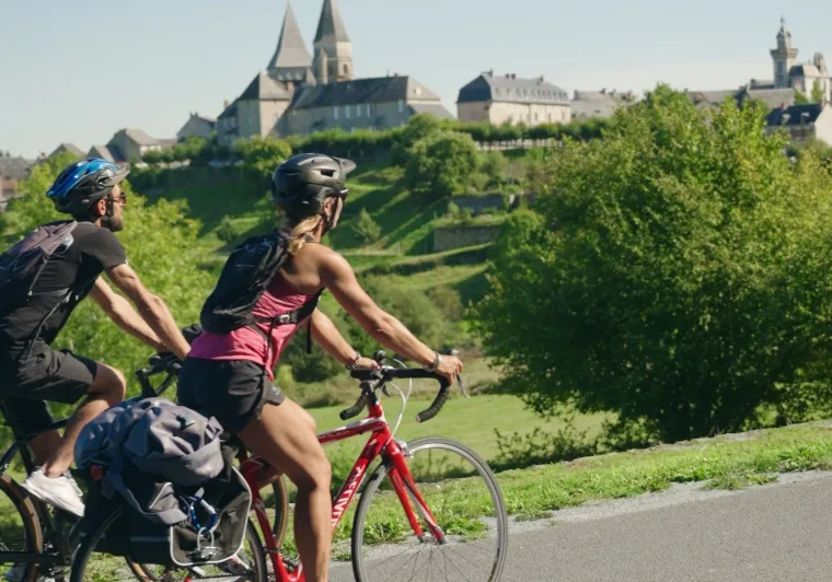Arrivée à Bénévent L'Abbaye à vélo