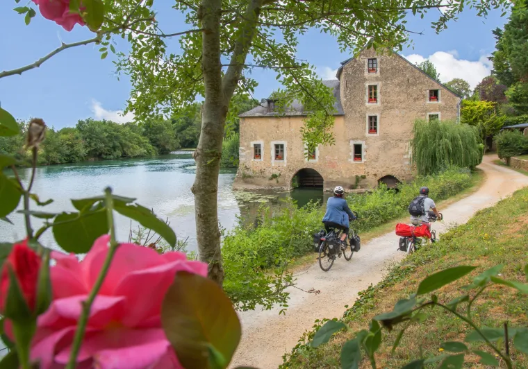 Cyclotouristes près de Durtal